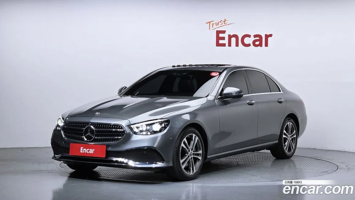 Mercedes-Benz E-Class — фото 1