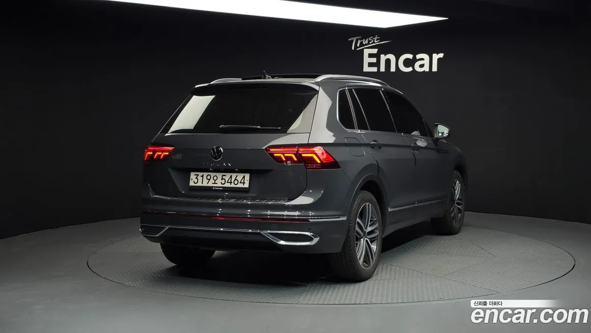 Volkswagen Tiguan — фото 7