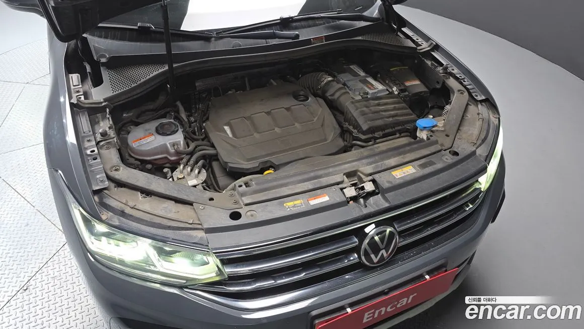 Volkswagen Tiguan — фото 8