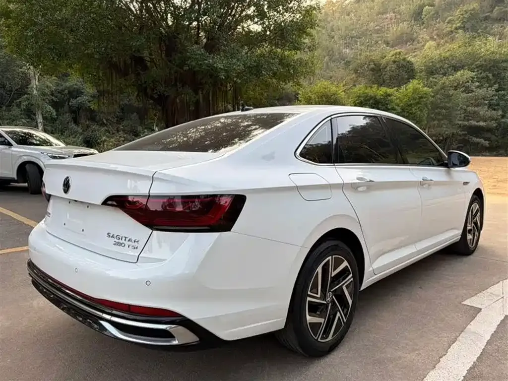 Volkswagen Sagitar — фото 6
