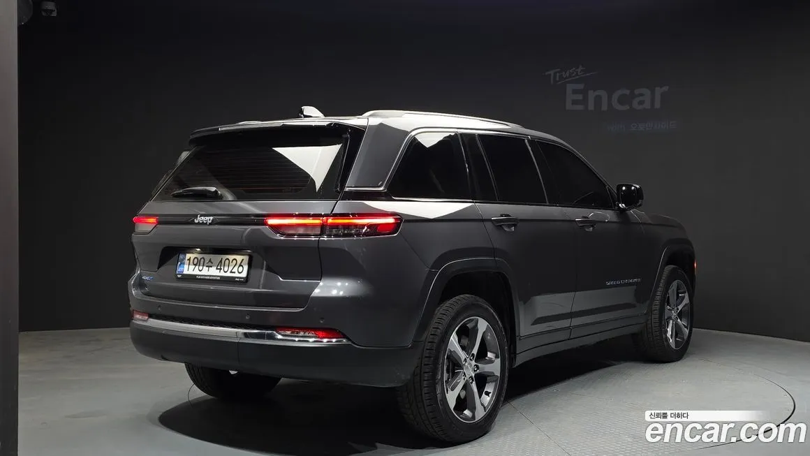 Jeep Cherokee — фото 2