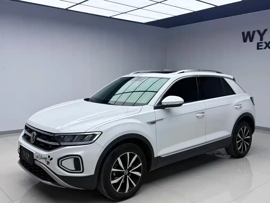 Volkswagen T-Roc — фото 1
