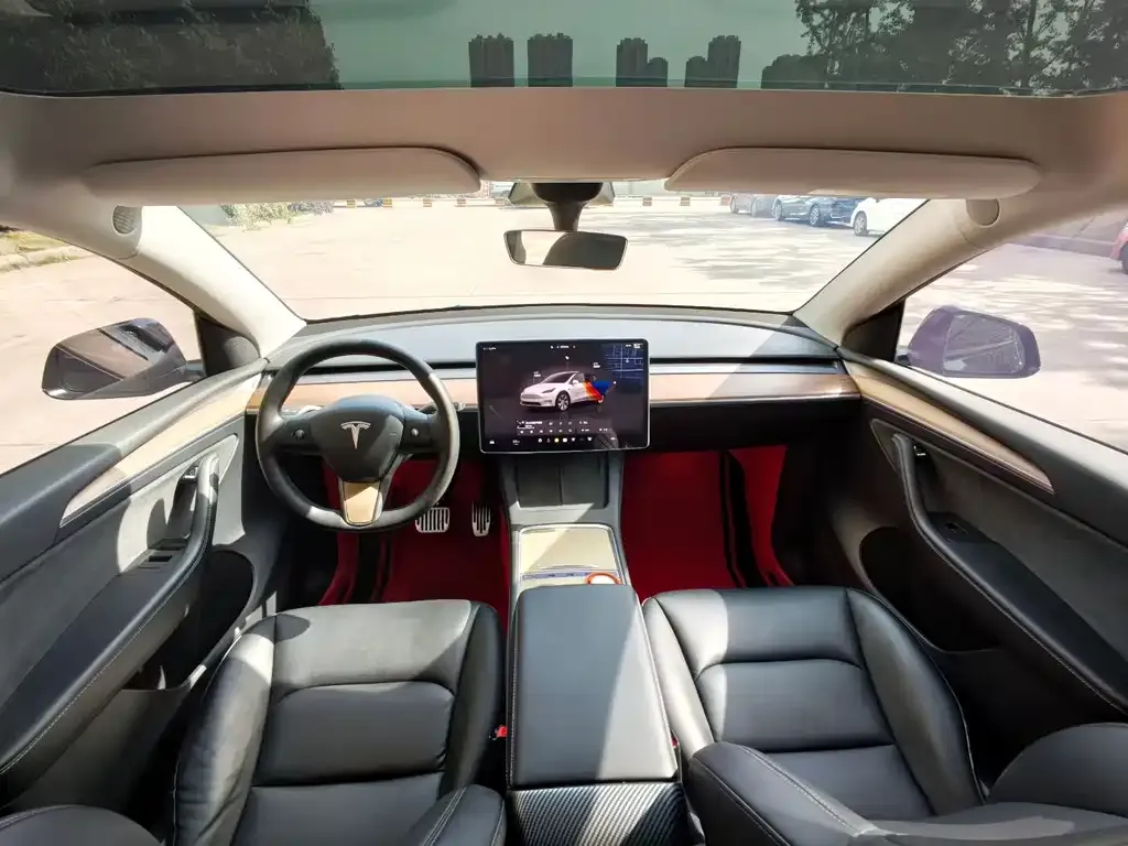 Tesla Model Y — фото 3