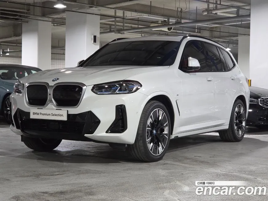 BMW iX3 — фото 1