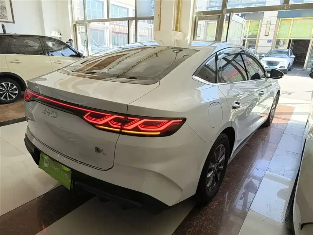 BYD Qin L — фото 10