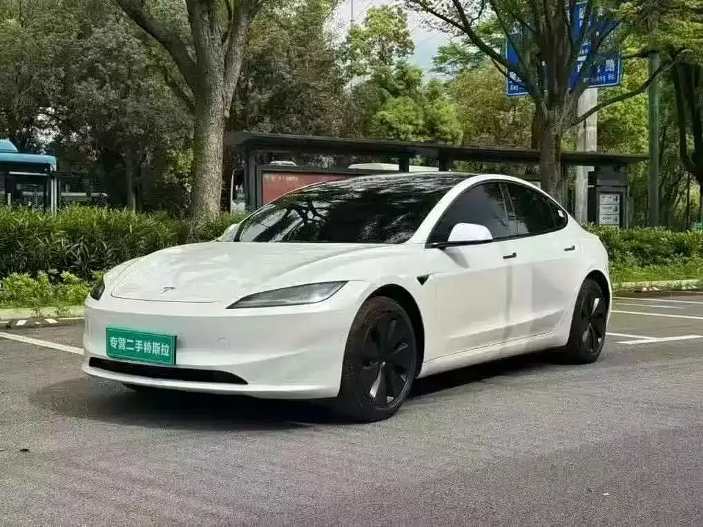 Tesla Model 3 — фото 1