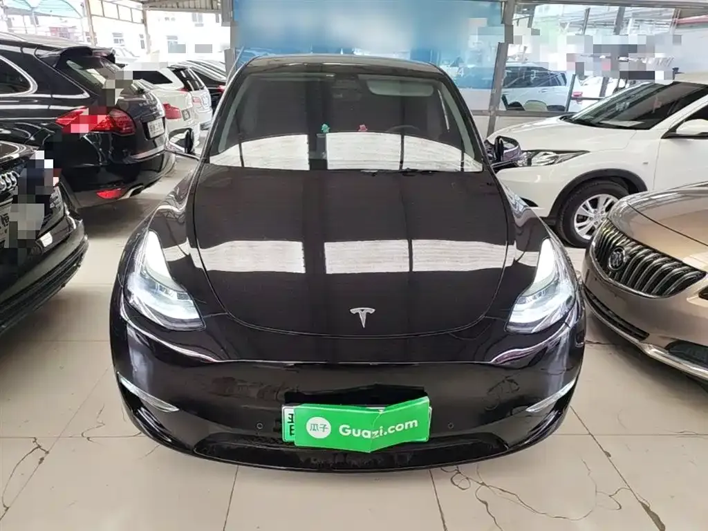 Tesla Model Y — фото 9