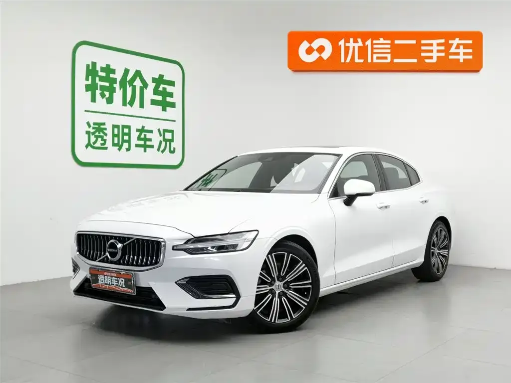 Volvo S60 — фото 1