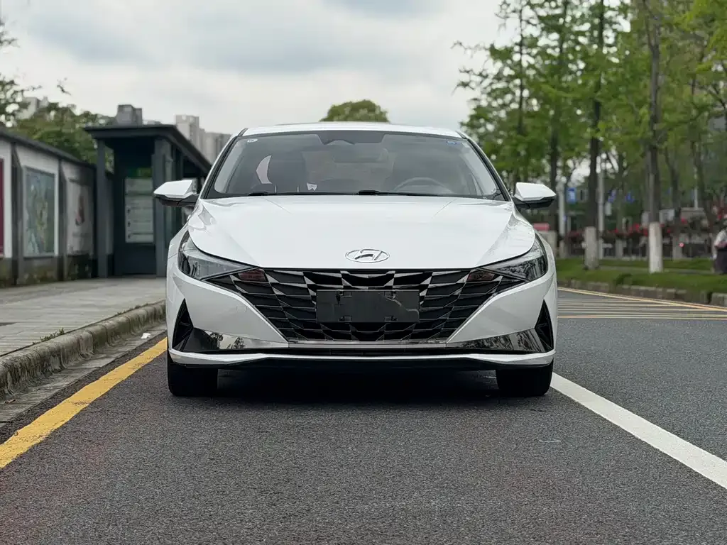 Hyundai Elantra — фото 9