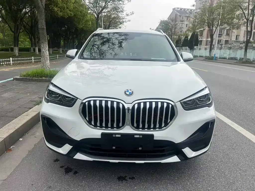 BMW X1 — фото 5