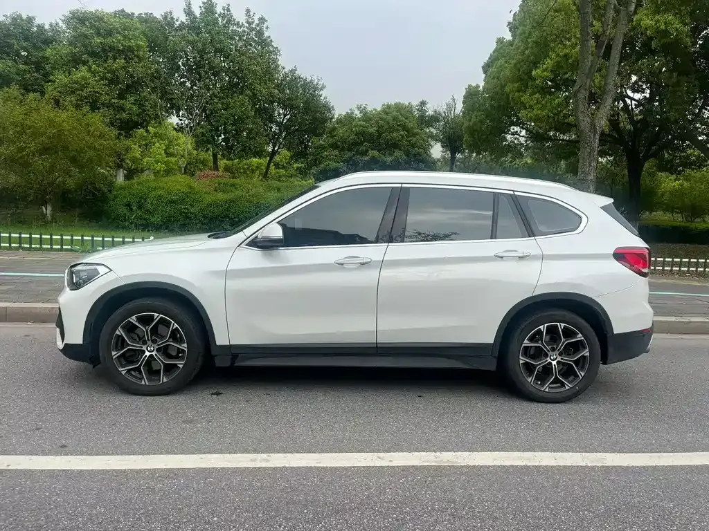 BMW X1 — фото 9