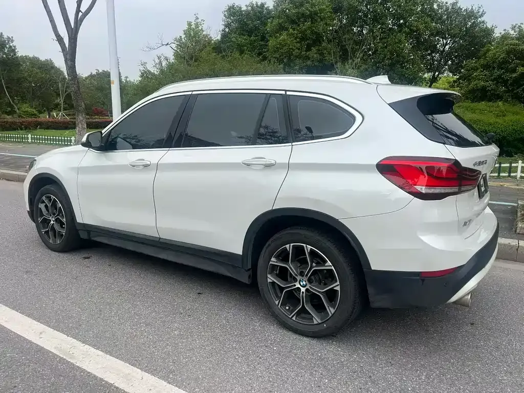 BMW X1 — фото 7