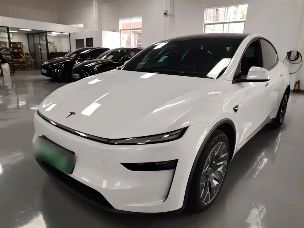 Tesla Model Y L — фото 4