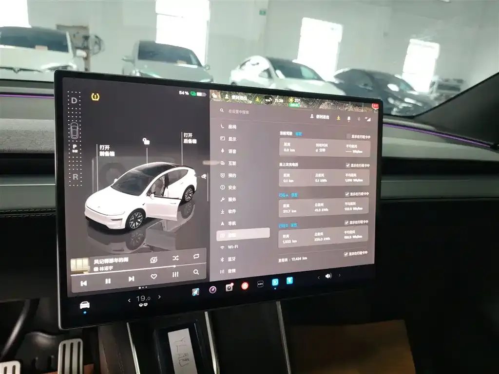 Tesla Model Y L — фото 9