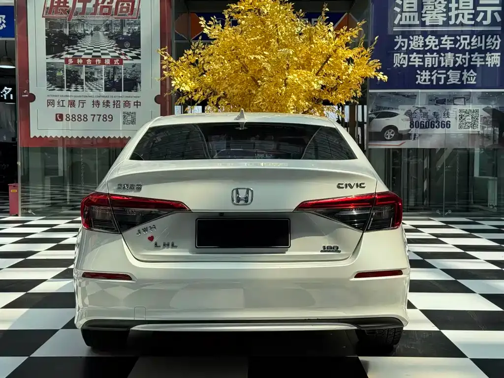 Honda Civic — фото 8