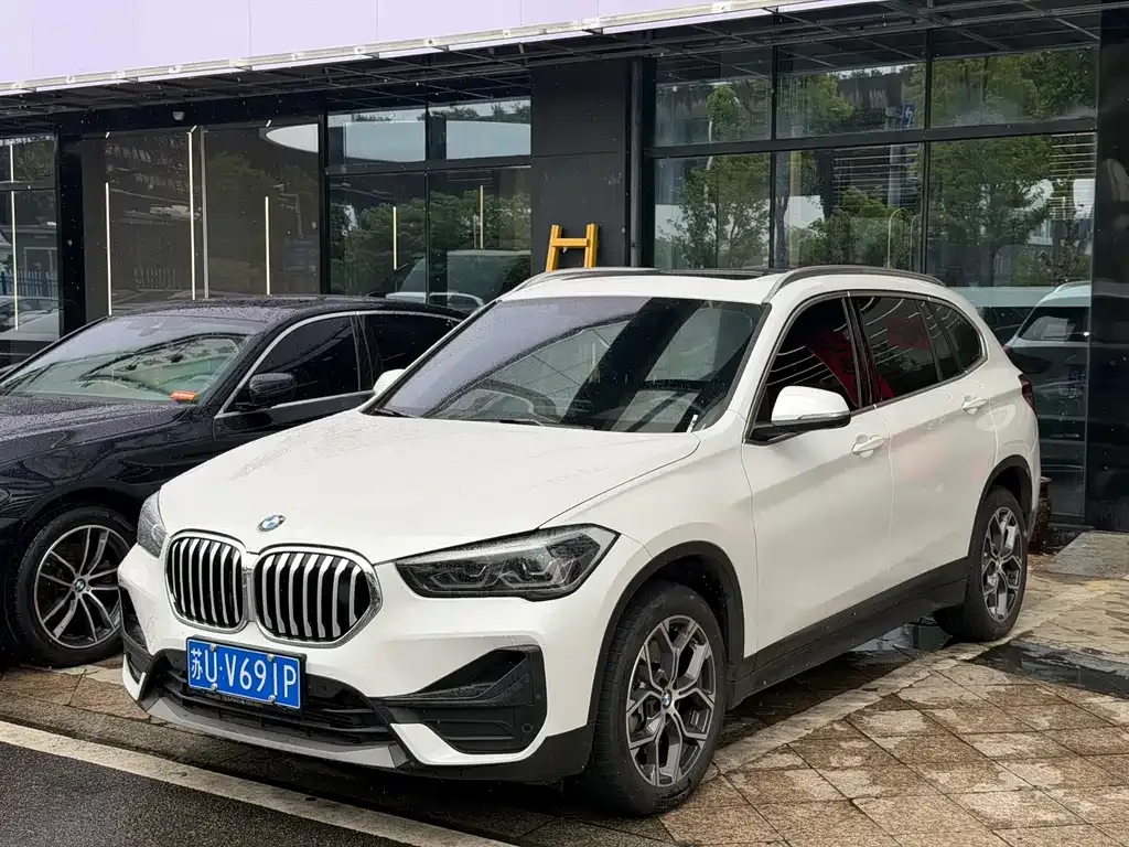 BMW X1 — фото 1