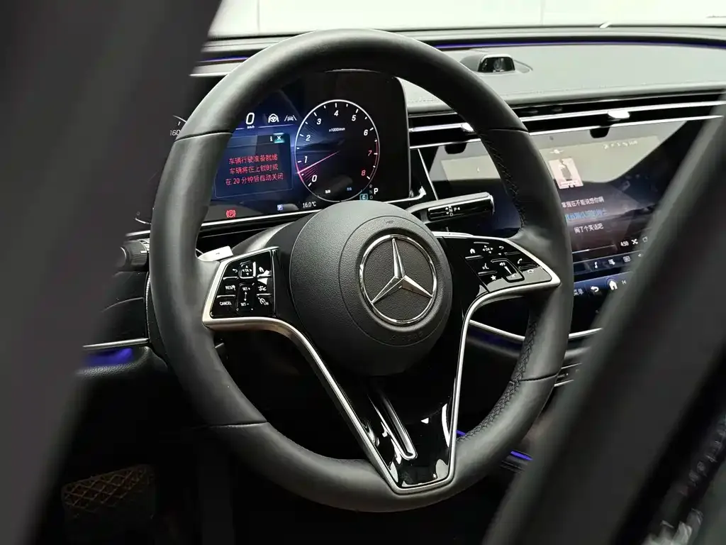 Mercedes-Benz E-Class — фото 9