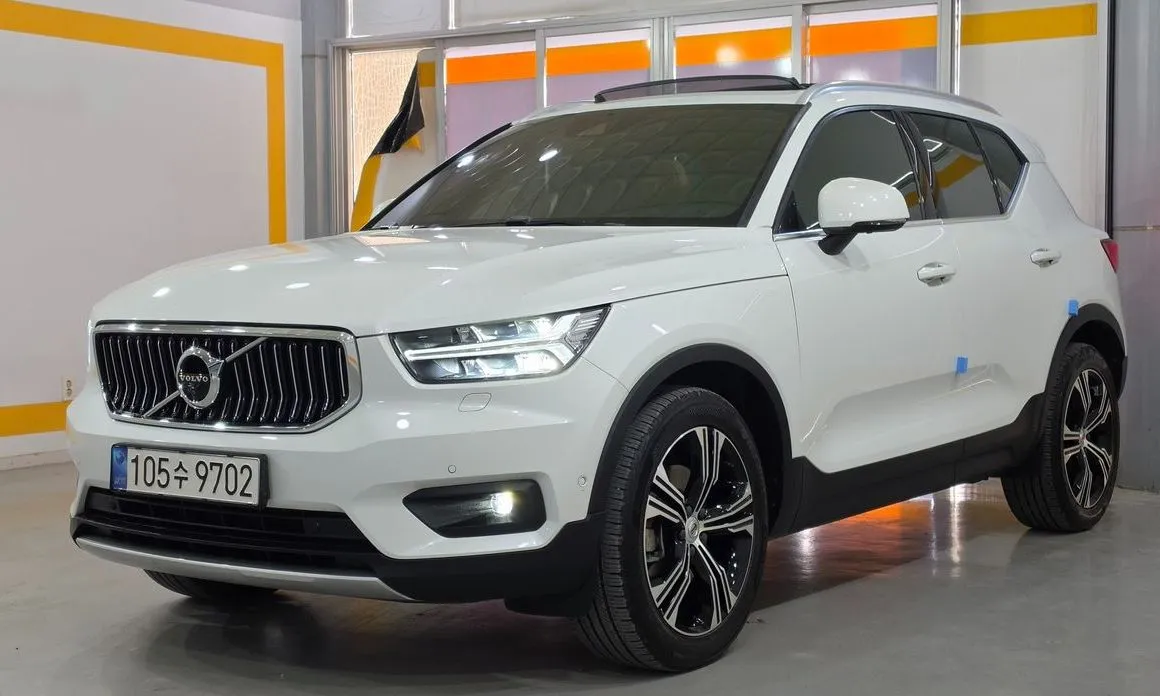 Volvo XC40 — фото 9