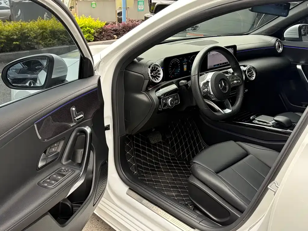 Mercedes-Benz A-Class — фото 10