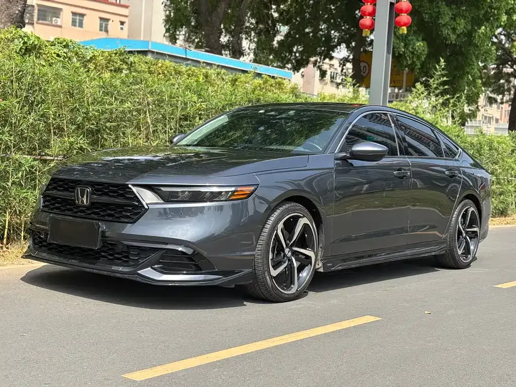 Honda Accord — фото 1