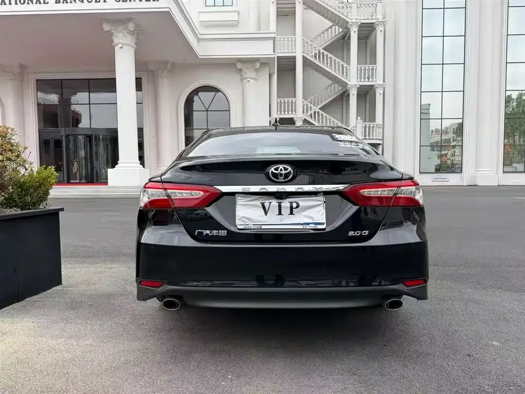 Toyota Camry — фото 4