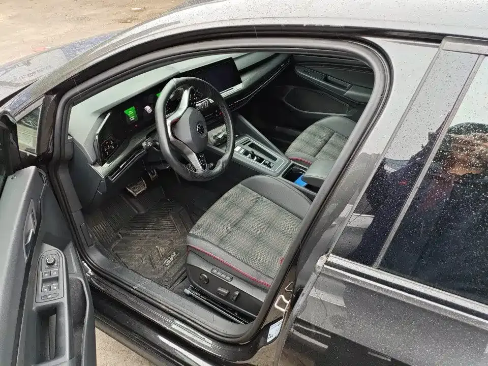 Volkswagen Golf GTI — фото 6