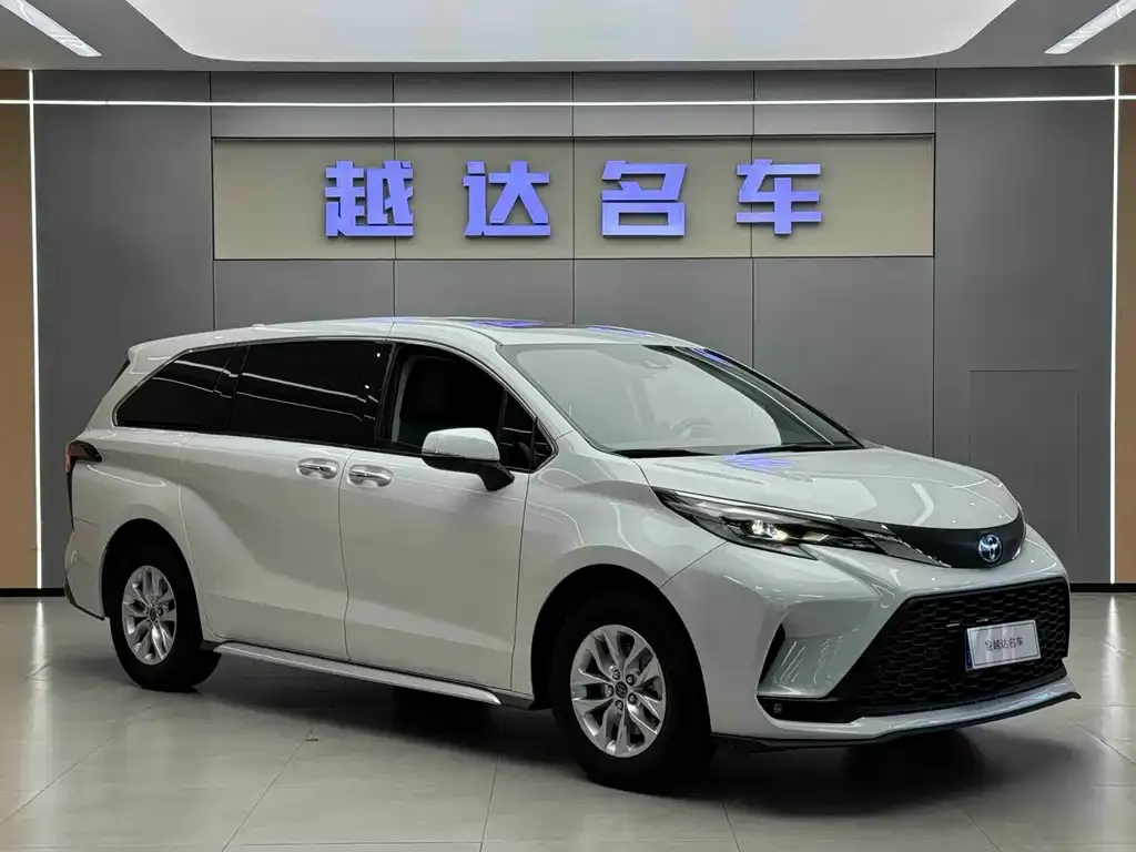 Toyota Granvia — фото 4
