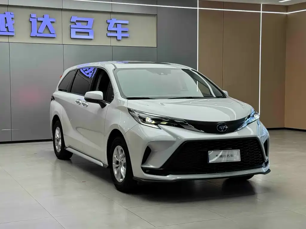 Toyota Granvia — фото 2