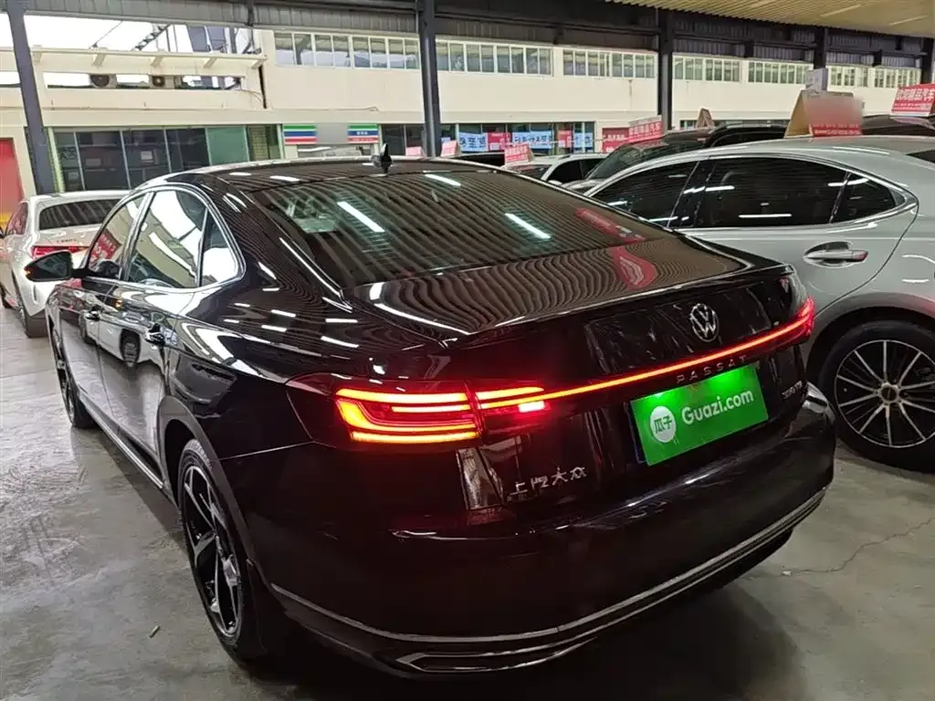 Volkswagen Passat — фото 8