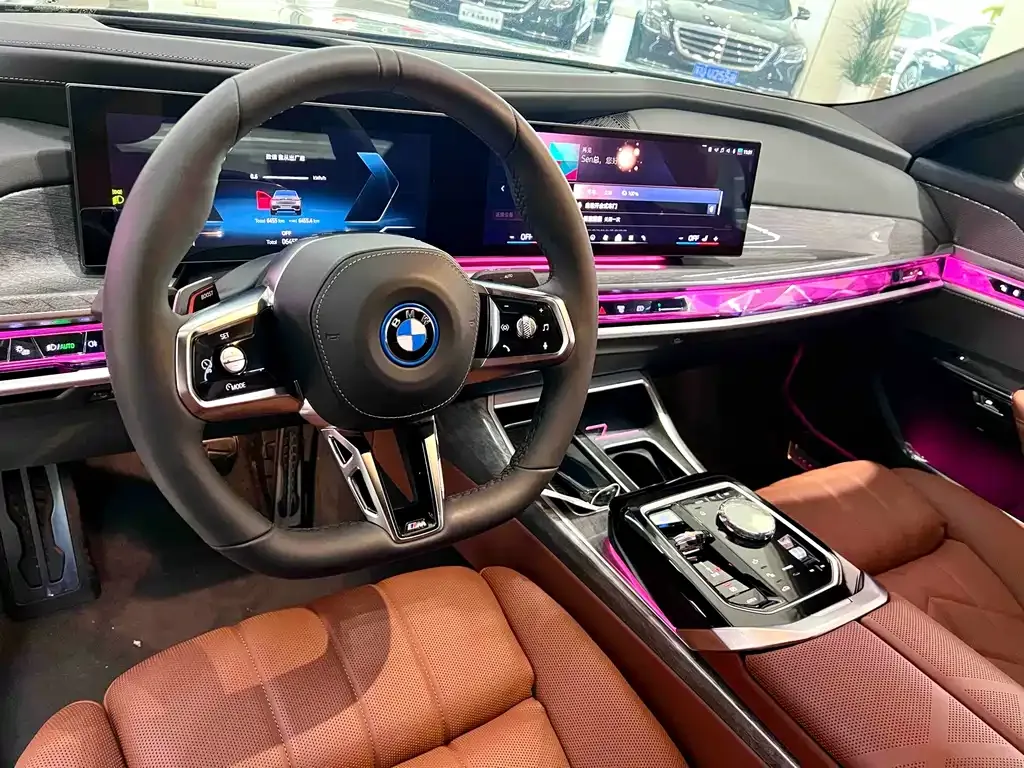 BMW i7 — фото 5