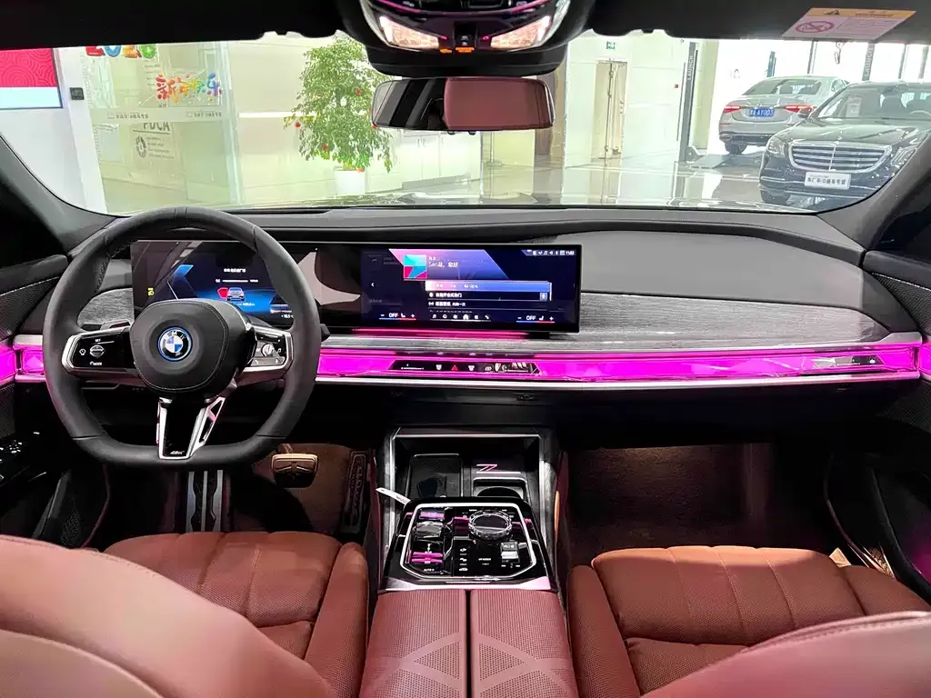 BMW i7 — фото 4