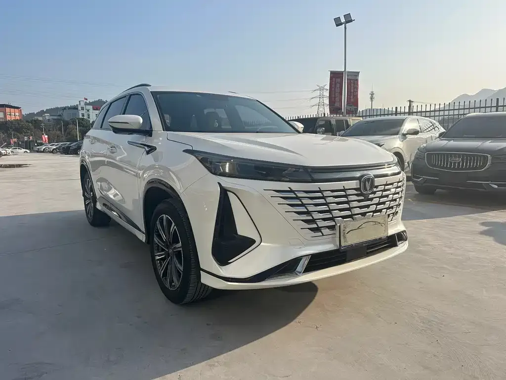 Changan CS75PLUS — фото 9