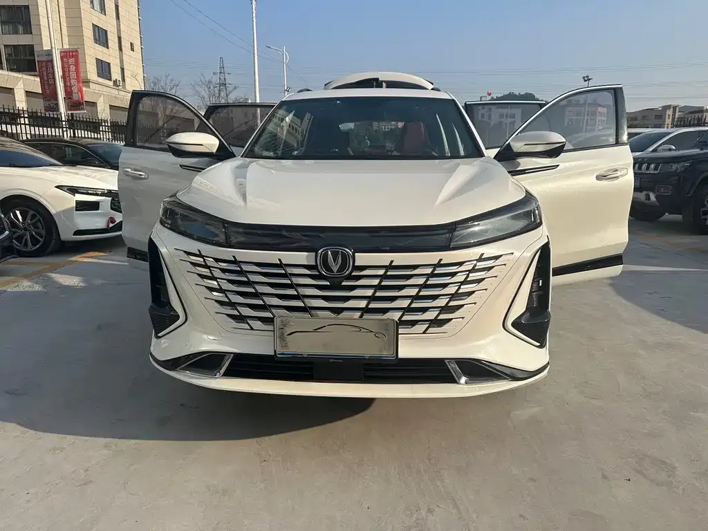 Changan CS75PLUS — фото 3