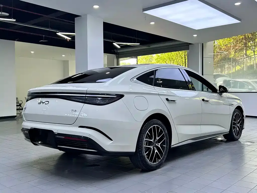 BYD Seal — фото 6