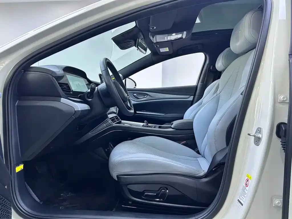 BYD Seal — фото 9