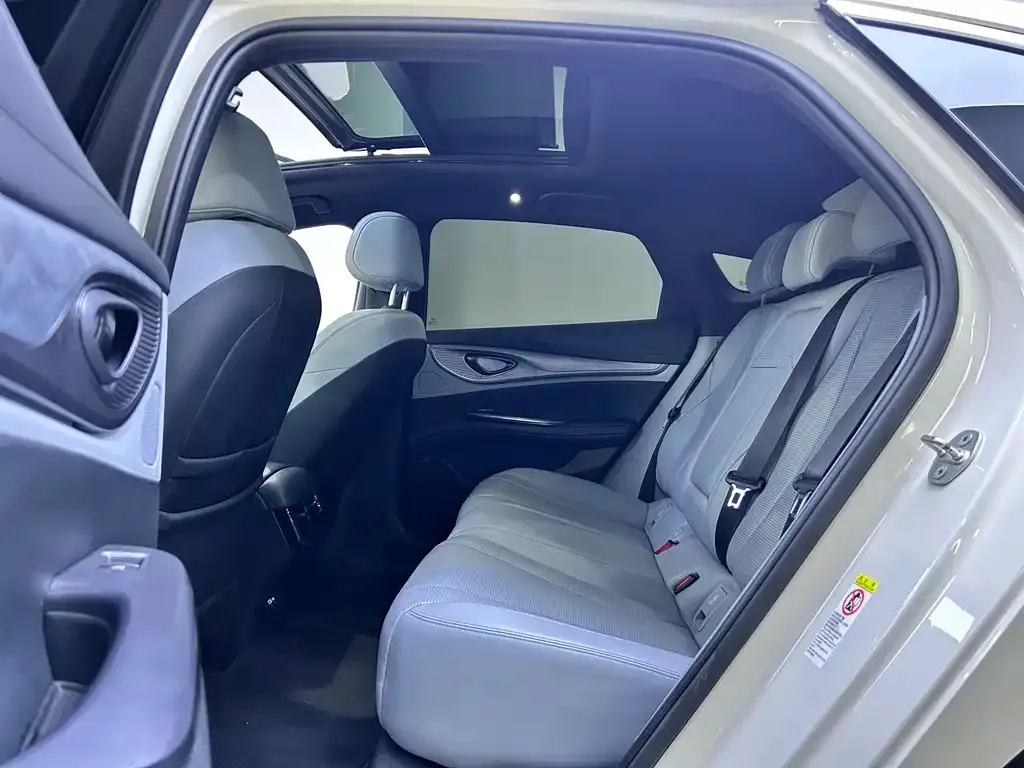BYD Seal — фото 3