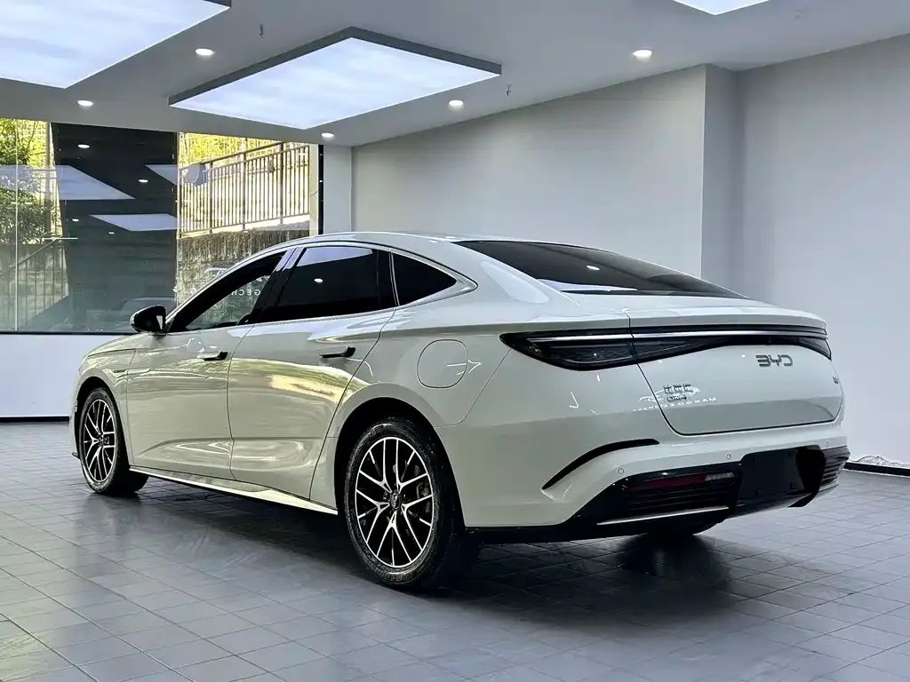 BYD Seal — фото 7