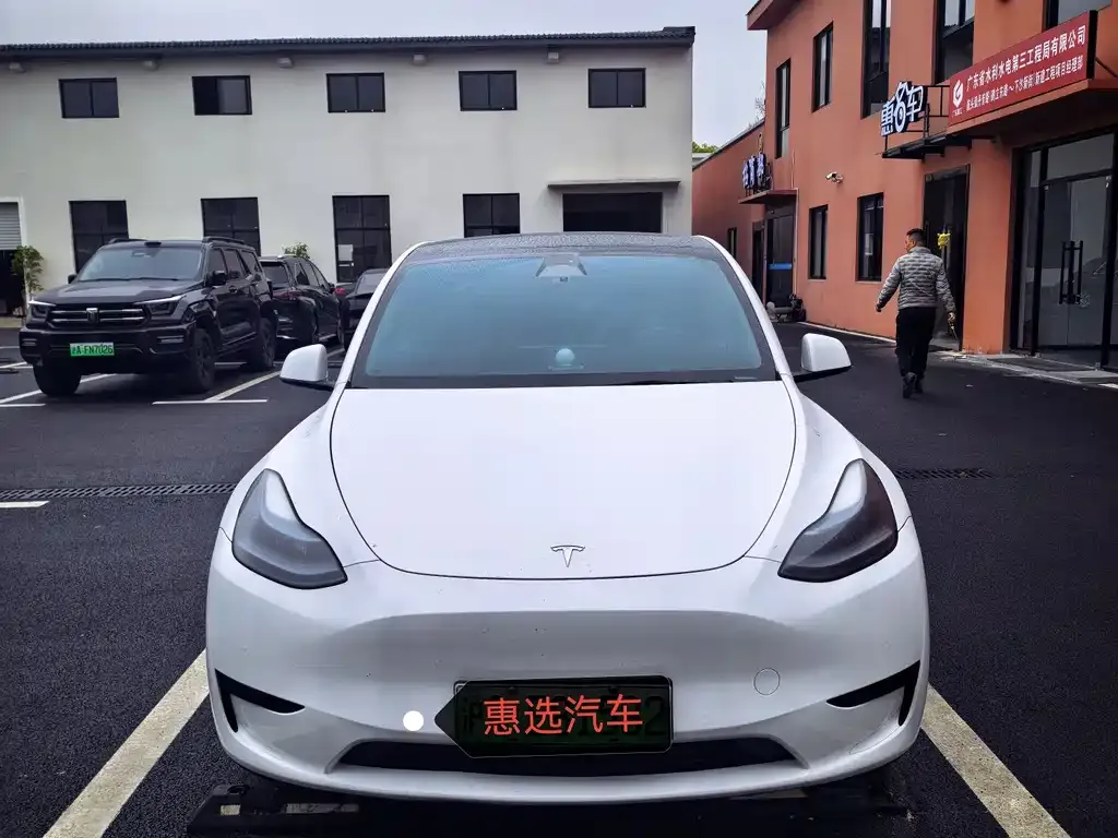 Tesla Model Y — фото 3