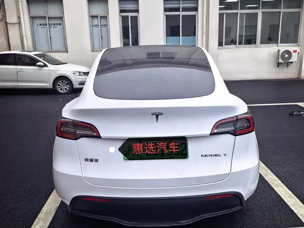 Tesla Model Y — фото 4
