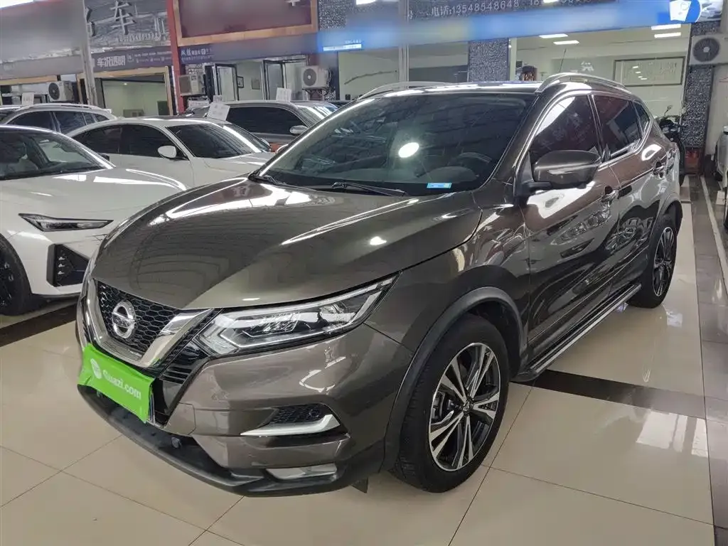 Nissan Qashqai — фото 1