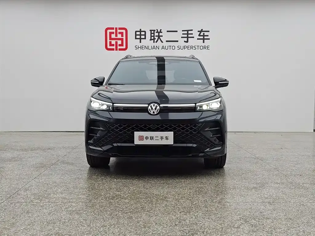 Volkswagen Tiguan L — фото 10