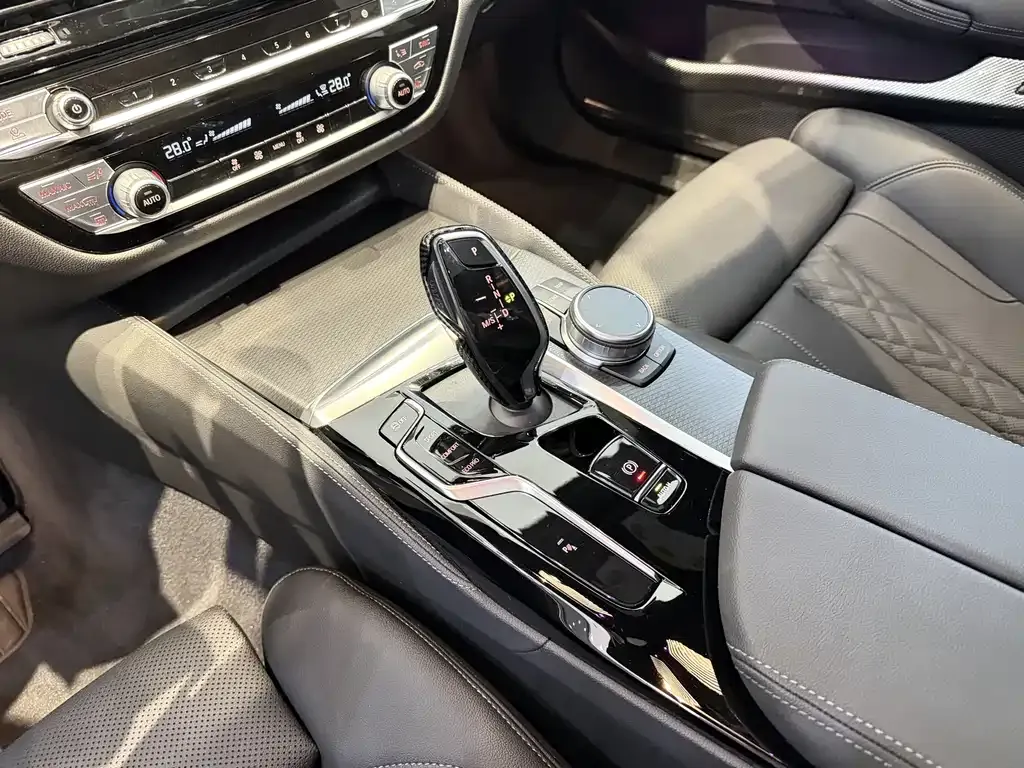 BMW 5 Series (Import) — фото 10