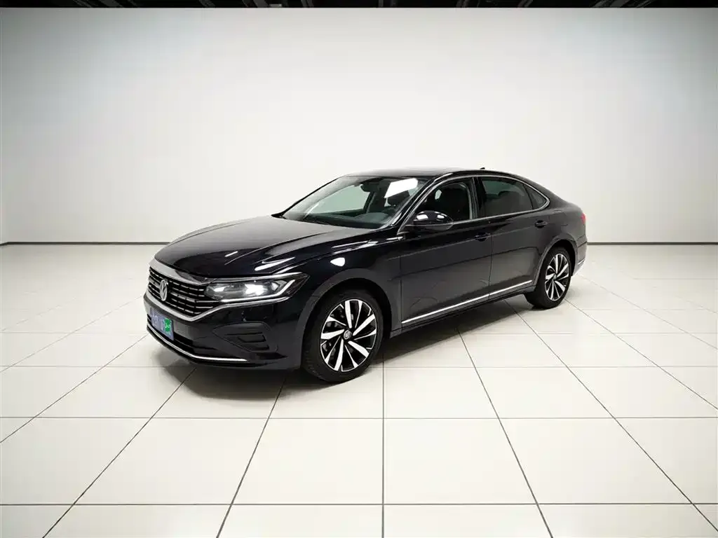 Volkswagen Passat — фото 1