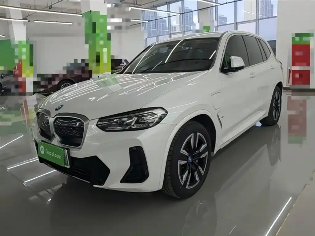 BMW iX3 — фото 1
