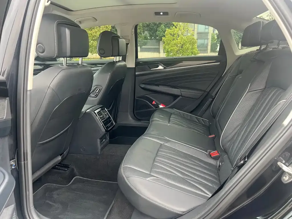 Volkswagen Passat — фото 2