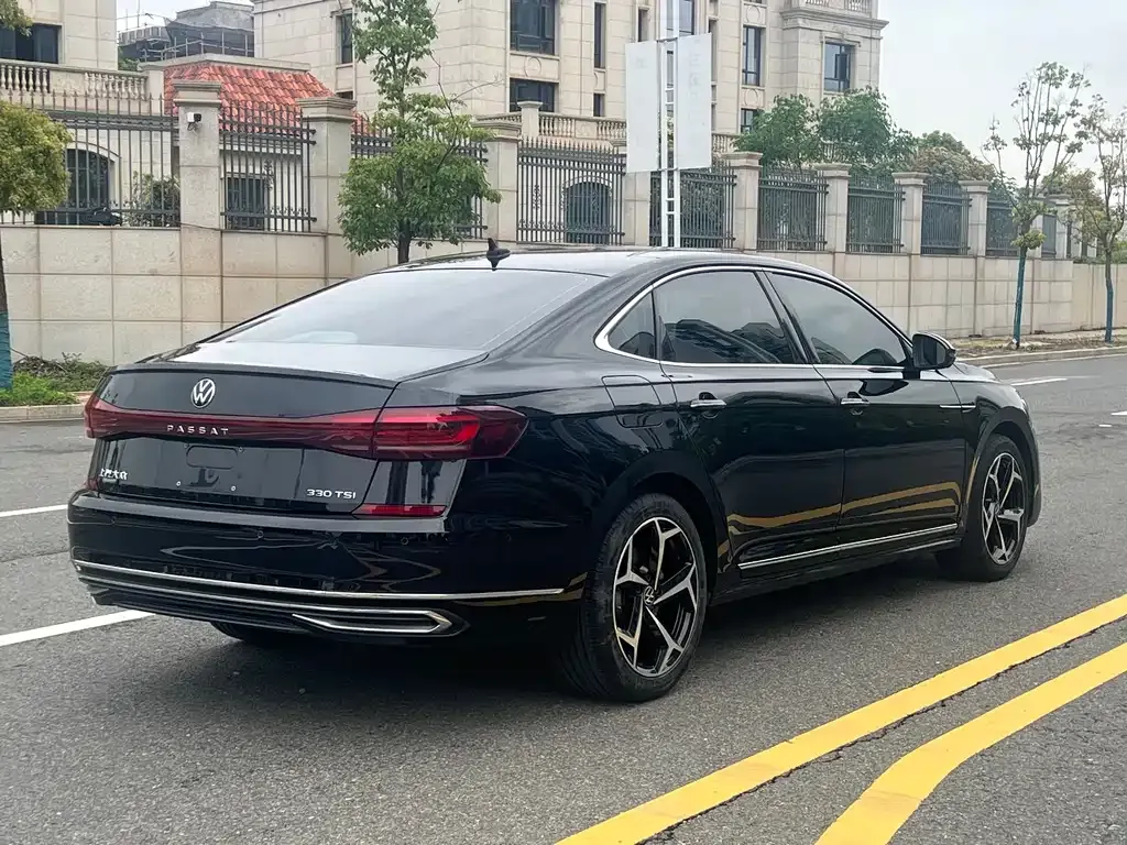 Volkswagen Passat — фото 8