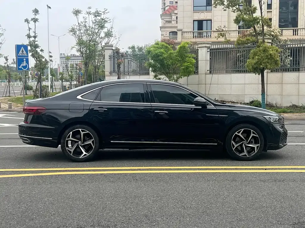 Volkswagen Passat — фото 7