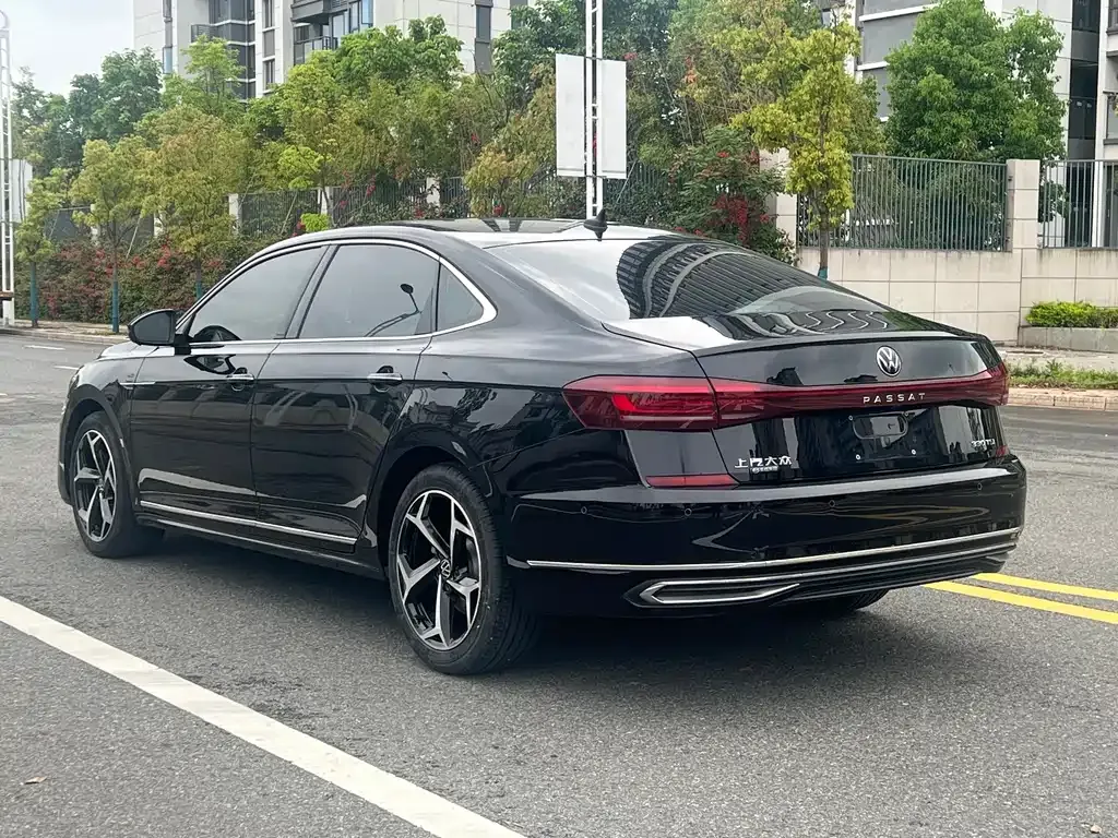 Volkswagen Passat — фото 9