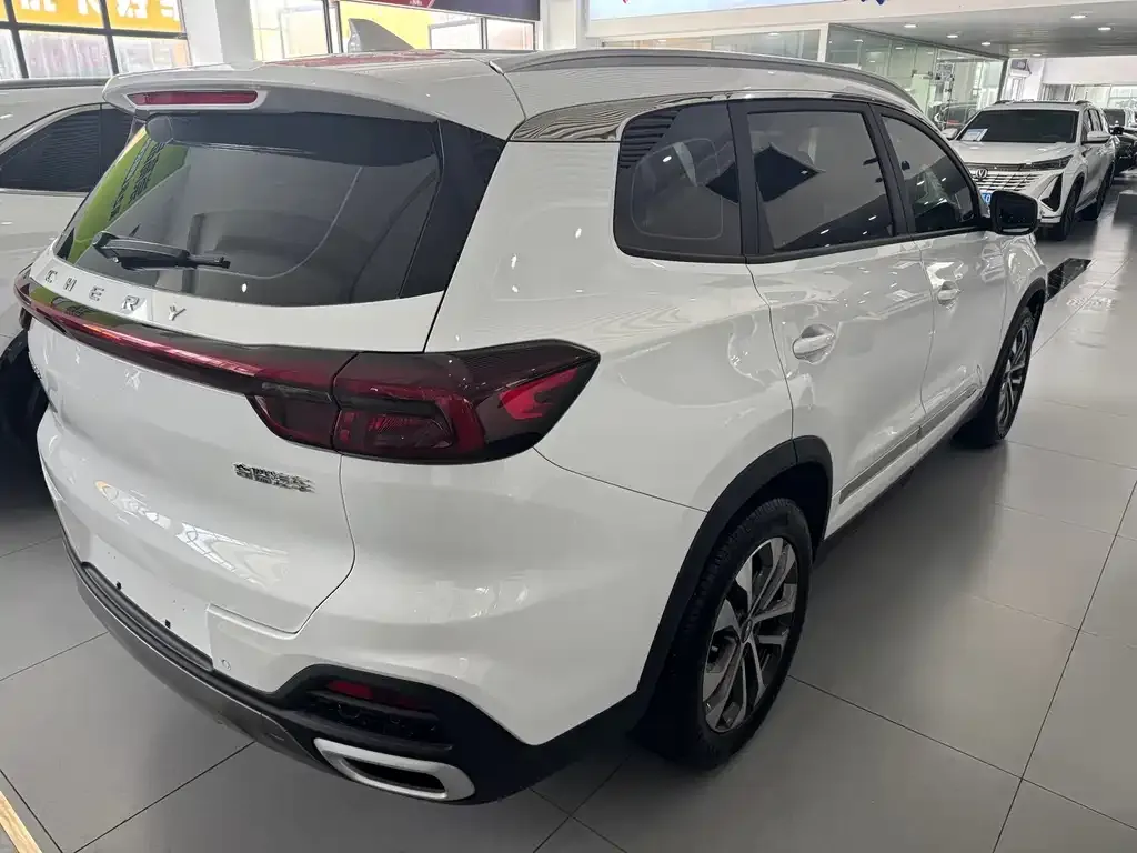 Chery Tiggo 8 — фото 6