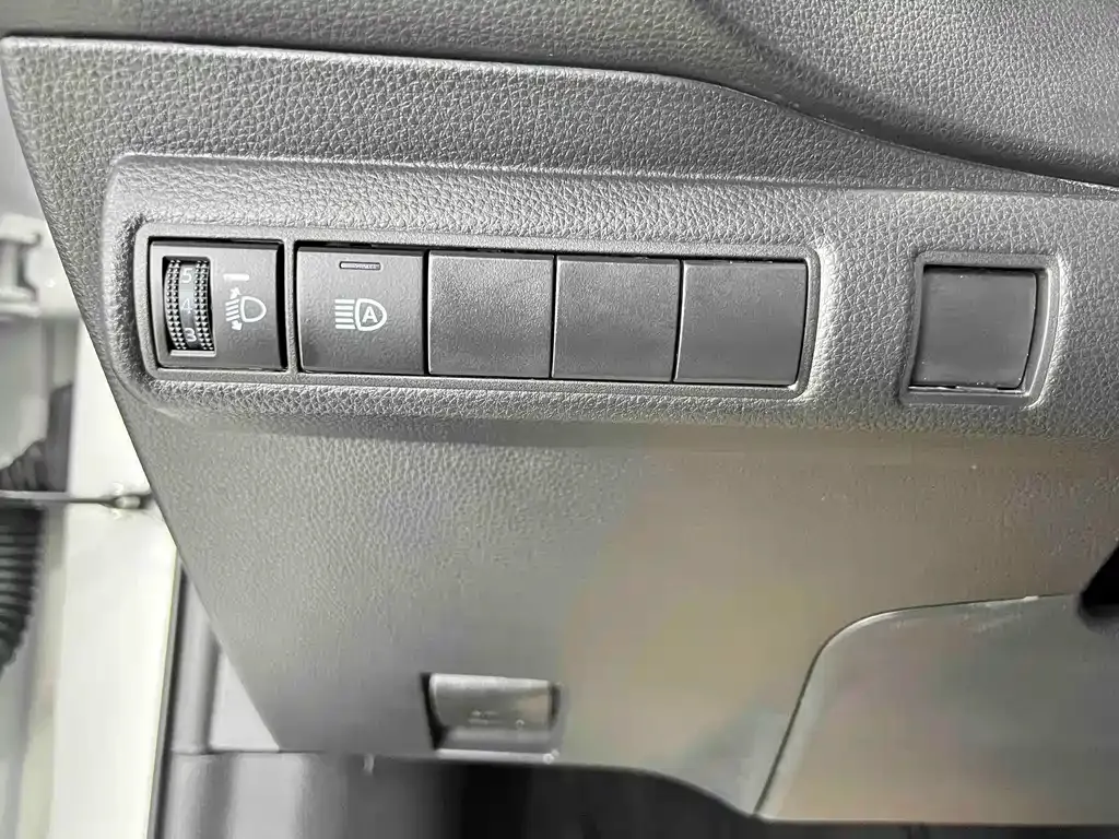 Toyota Corolla — фото 8